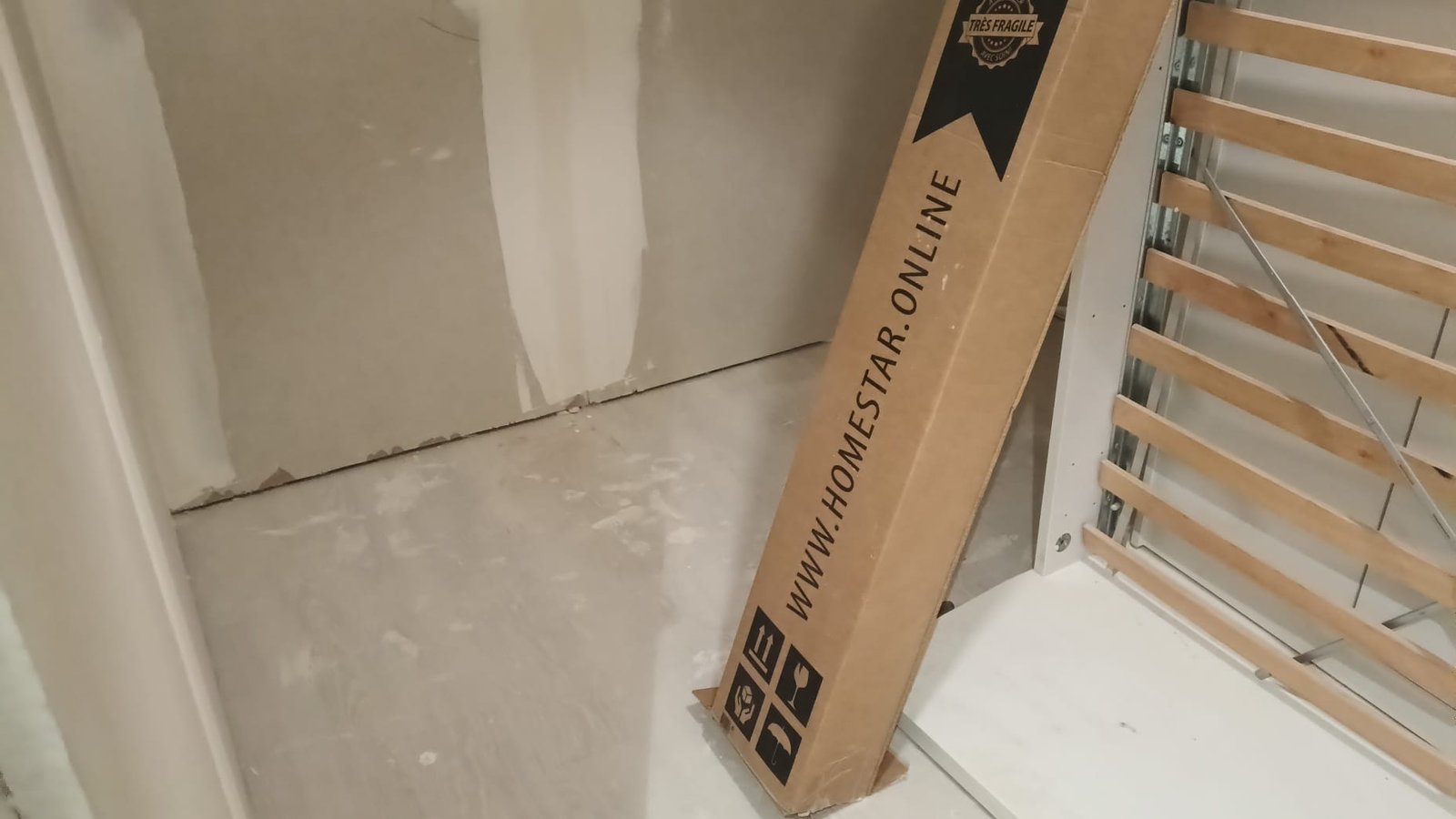 Preparación de instalación eléctrica en pared